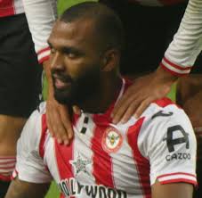 Igor Thiago em ação durante partida